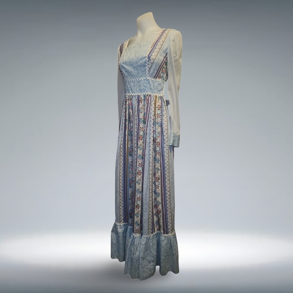 Smart Move Dresses & Skirts - Vintage Smart Move 70s Blue PrairieDress Cotton Blend Sz 4 Bohemian Cottagecore